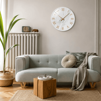 Sofello Horloge murale design marbre blanc chiffres romains dorés, verre trempé silencieuse 30/35/40 cm salon