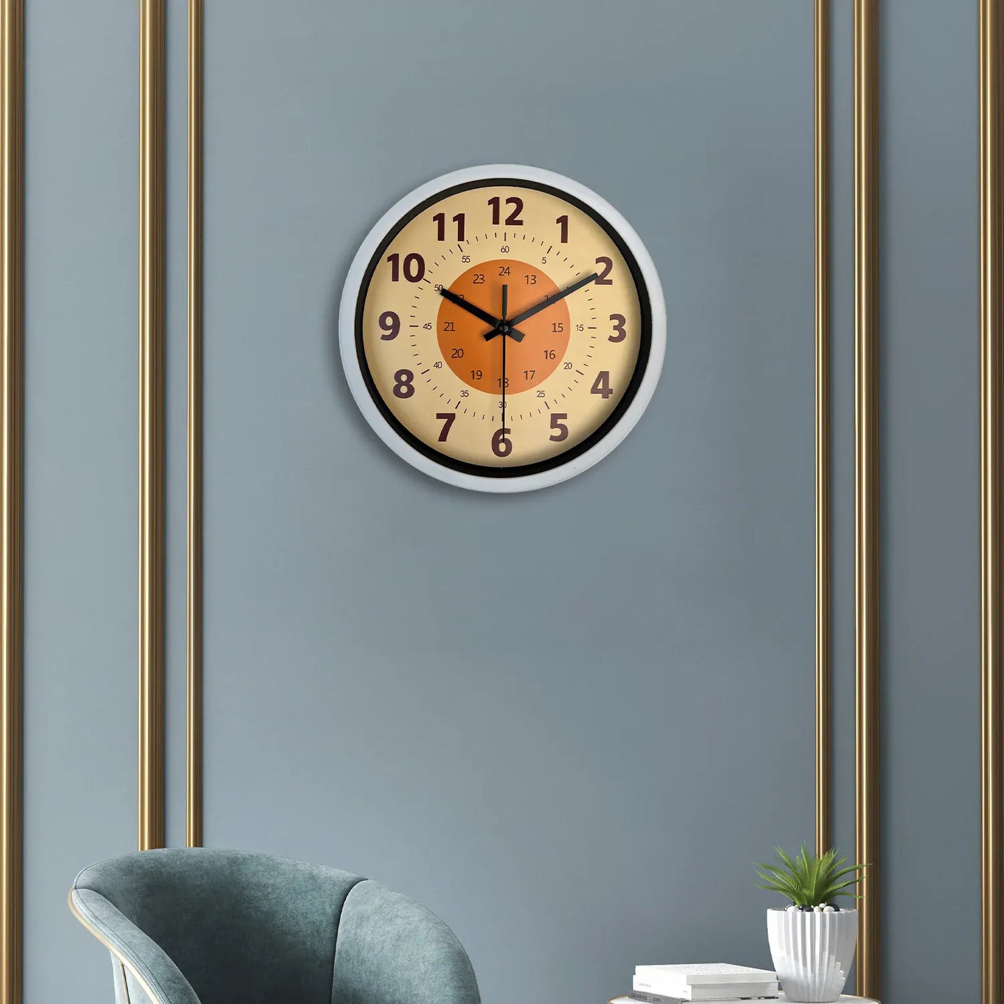 Sofello Horloge murale design moderne fond orange motif nature morte, horloge murale plastique et verre pour salon, chambre, cuisine - 3 tailles 20 à 36 cm