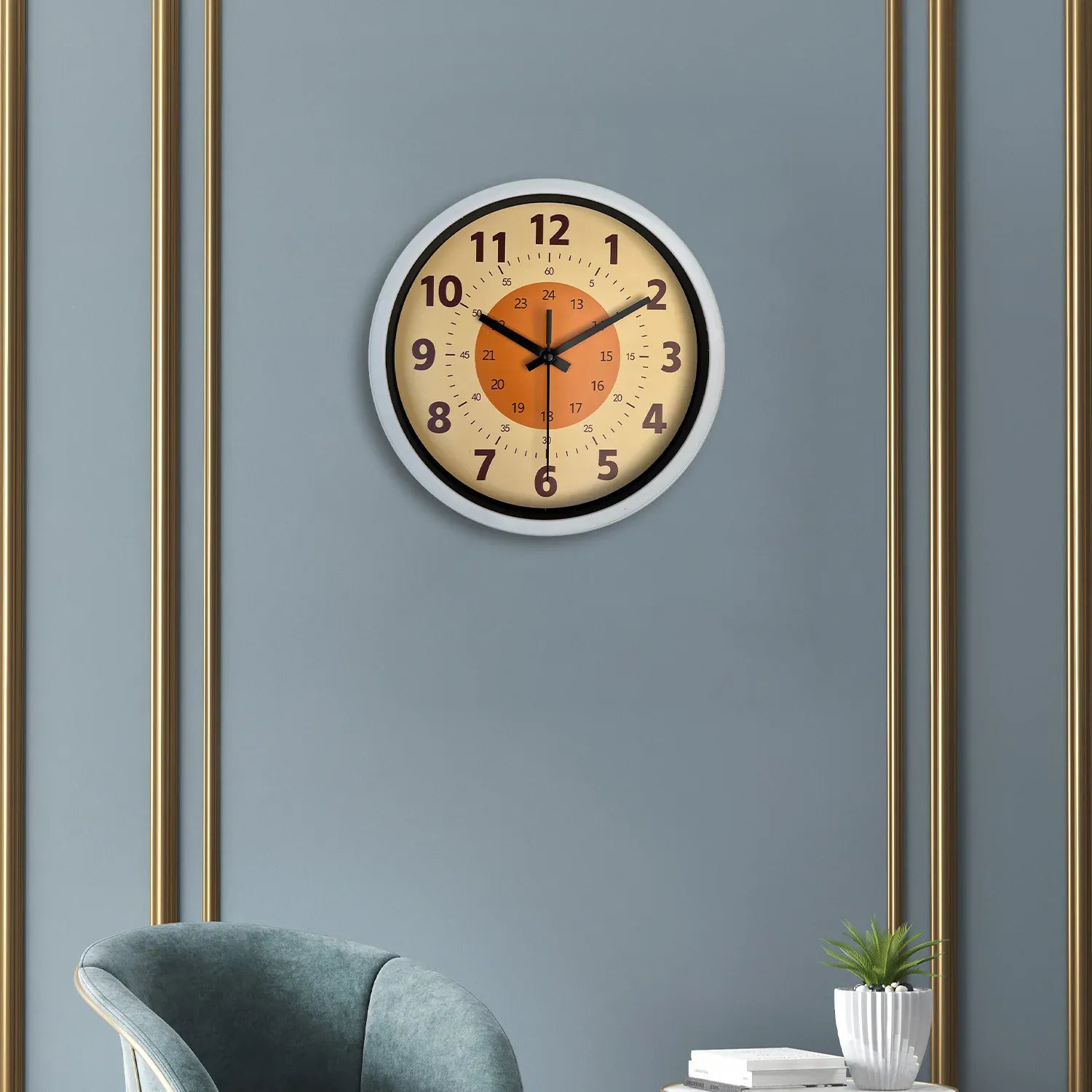 Sofello Horloge murale design moderne fond orange motif nature morte, horloge murale plastique et verre pour salon, chambre, cuisine - 3 tailles 20 à 36 cm
